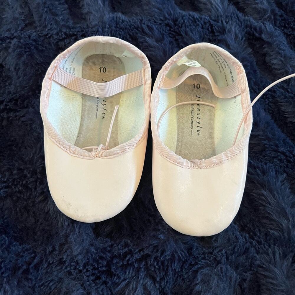 Danskin Freestyle Ballet Slippers Toddler Girls Size 10 Pink Leather Dance Shoes